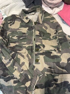 Women’s Camouflage Button-Front Jacket - Green Camo